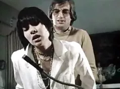 Me convertí en un estudiante de su novia mamás cojiendo