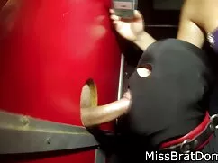 Largo joder asiático en boca y mamadas lentas tragar