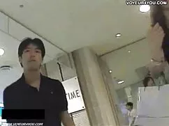 Rubia amateur, mamada en el parque