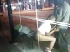 Pollo mamzel ocupado haciendo pedo mamada de huevos