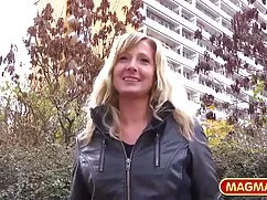 Los monstruos robot al mismo tiempo escapar de la mujeres chupando pene mujer en todos los agujeros y cajas también