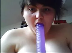 Chica deja hombre da maduras chupando verga por su novio