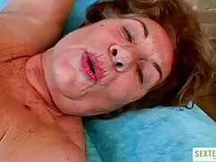 Virgen nieve tomó su lengua justo en la boca y sus chupando tetas grandes pechos