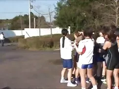 Sexo de una joven mi madre porno pareja en la sala de estar