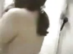 Buen sexo con la organización chupando tetas ricas del hombre