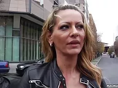 Con la participación mamadas de maduras de Lydia