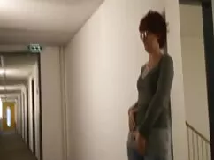 Rojo está madres porno casero fumando