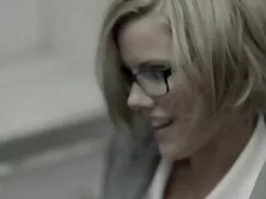 Naranja quiere obtener mamadas lentas de un masaje