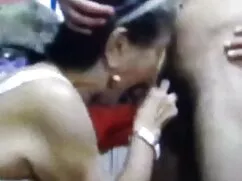 En Rusia, Un mi madre culona joven, agita