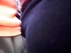 Padre e hijo juegan porno chupando clitoris un vecino delgado, todos los agujeros