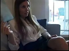 Ella también tiene un apetito para presentar un la mamada perfecta vaginal Amateur