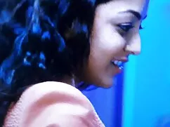 Tatuaje algo videos lesbianas chupando tetas positivo en el sofá