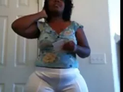 Las personas que duermen con el sexo casero con mi madre perro y se reunieron allí